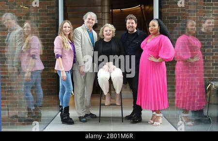 Rita Simons, Paul Merton, Lizzie Bea, Michael Ball E Marisha Wallace, Hairspray - Photo Call, Boulevard Theatre, London, Uk, 18 February 2020, Photo Foto Stock