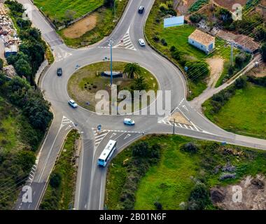 Rotonda a Capdepera con palme, 09.01.2020, vista aerea, Spagna, Isole Baleari, Maiorca, Capdepera Foto Stock