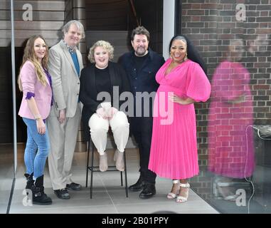 Photocall: "Hairspray the Musical" con Rita Simons, Paul Merton, Lizzie Bea, Michael Ball e Marisha Wallace al Boulevard Theatre, 18th febbraio 2020, Londra, Regno Unito. Foto Stock