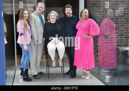 Photocall: "Hairspray the Musical" con Rita Simons, Paul Merton, Lizzie Bea, Michael Ball e Marisha Wallace al Boulevard Theatre, 18th febbraio 2020, Londra, Regno Unito. Foto Stock