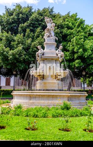 Piazza della Fontana Weyler, Plaza del Gral. Santa Cruz de Tenerife, Isole Canarie. Foto Stock