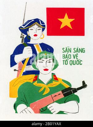 Vietnam: Manifesto di propaganda comunista - "pronto a proteggere la Patria", 1970 circa La seconda guerra d'Indocina, nota in America come guerra del Vietnam, fu un conflitto militare dell'era della guerra fredda che si verificò in Vietnam, Laos e Cambogia dal 1° novembre 1955 alla caduta di Saigon il 30 aprile 1975. Questa guerra seguì la prima guerra d'Indocina e fu combattuta tra il Vietnam del Nord, sostenuto dai suoi alleati comunisti, e il governo del Vietnam del Sud, sostenuto dagli Stati Uniti e da altre nazioni anti-comuniste. Gli Stati Uniti vedevano il coinvolgimento nella guerra come un modo per impedire un'acquisizione comunista del Vietnam del Sud. Foto Stock