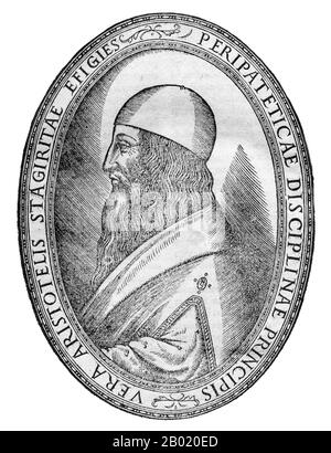 Grecia/Francia: Il filosofo Aristotele (384-322 a.C.) rappresentato in un frontespizio tagliato in legno francese, 1590 circa. Aristotele (Aristotélēs) è stato un filosofo greco, allievo di Platone e insegnante di Alessandro Magno. I suoi scritti coprono molti argomenti, tra cui fisica, metafisica, poesia, teatro, musica, logica, retorica, linguistica, politica, governo, etica, biologia e zoologia. Insieme a Platone e Socrate (insegnante di Platone), Aristotele è una delle figure fondatrici più importanti della filosofia occidentale. Foto Stock