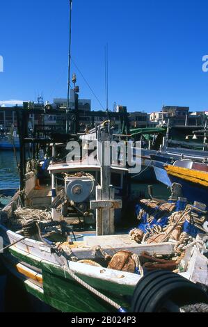 Nanfang'ao (Nanfang Ao) è un trafficato porto di pescatori sulla costa orientale di Taiwan. E' famosa per il Tempio Nantien dedicato a Matsu, dea del mare. Foto Stock