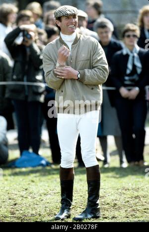 Il capitano Mark Phillips compete nelle Prove del cavallo di Badminton, Inghilterra, maggio 1984 Foto Stock