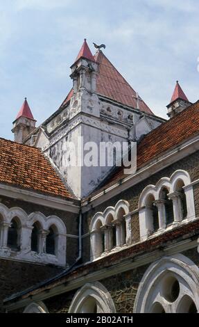 Sri Lanka: Chiesa di tutti i Santi, Distretto di Fort, Galle. Galle è stato per secoli il porto principale dello Sri Lanka, una posizione che si è rafforzata durante i periodi del dominio coloniale portoghese e olandese. Galle perse il suo primato solo alla fine del XIX secolo, quando gli inglesi ampliarono e svilupparono il porto di Colombo per diventare il porto principale dell'isola. Forse il primo riferimento registrato a Galle proviene dal grande viaggiatore arabo Ibn battuta, che visitò il porto - che lui chiama Qali - a metà del XIV secolo. Foto Stock