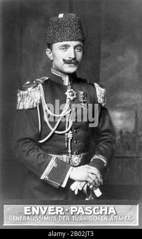 Ismail Enver Pasha (Ottoman Turkish: اسماعیل انور پاشا; Turkish: İsmail Enver Paşa; 22 novembre 1881 – 4 agosto 1922), comunemente noto come Enver Pasha, è stato un ufficiale militare ottomano e un leader della Rivoluzione dei giovani Turchi del 1908. Fu il principale leader dell'Impero Ottomano sia nelle guerre balcaniche che nella prima guerra mondiale. Dopo il colpo di stato ottomano del 1913, Enver Pasha divenne ministro della Guerra dell'Impero Ottomano, formando un terzo del trionfato conosciuto come 'Tre Pasha' (Insieme a Talaat Pasha e Djemal Pasha) che detenevano di fatto il dominio sull'Impero dal 1913 fino alla fine della prima guerra mondiale Foto Stock