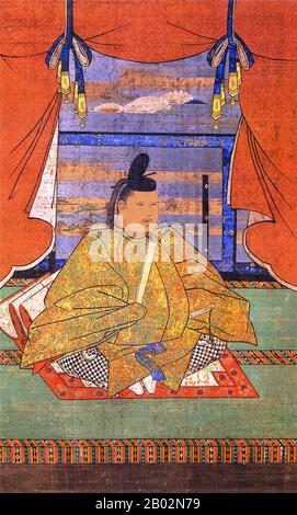Giappone: Imperatore Murakami (14 luglio 926 - 5 luglio 967 d.C.), 62° sovrano del Giappone (regno 946-967 d.C.). Dipinto su seta a rotolo sospeso, tempio di Eihei-ji, Fukui, ca. fine del XVI secolo. L'imperatore Murakami (Murakami-tennō) fu il 62° imperatore del Giappone, secondo l'ordine tradizionale di successione. Il regno di Murakami si estese dagli anni dal 946 fino alla sua morte nel 967 d.C. Prima di ascendere al Trono del Crisantemo, il suo nome personale era Nariakira-shinnō. Era il 14° figlio dell'imperatore Daigo e il fratello minore dell'imperatore Suzaku da un'altra madre. Murakami ebbe dieci imperatrici e consorti imperiali. Foto Stock