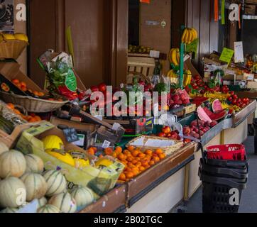 Le Marais negozio di frutta e verdura, Parigi Foto Stock