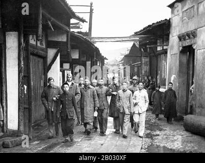 Il Raid Doolittle, noto anche come Raid di Tokyo, il 18 aprile 1942, fu un raid aereo degli Stati Uniti sulla capitale giapponese Tokyo e altri luoghi sull'isola di Honshu durante la seconda guerra mondiale, il primo raid aereo che colpì le isole della casa giapponese. Ha dimostrato che il Giappone stesso era vulnerabile all'attacco aereo americano, ha servito come ritorsione per l'attacco giapponese a Pearl Harbor il 7 dicembre 1941, e ha fornito un importante impulso al morale degli Stati Uniti, danneggiando al contempo il morale giapponese. Il raid fu pianificato e guidato dal tenente colonnello James Doolittle. Sedici US Army Air Forces B-25B Mitchell medium Foto Stock