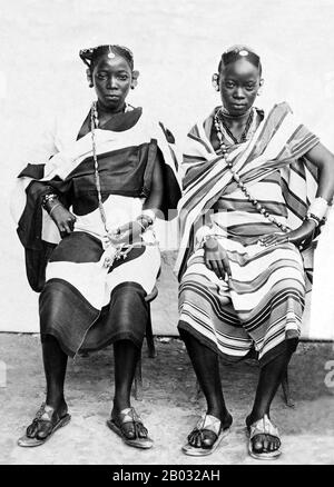 Il popolo swahili è un gruppo etnico di Bantu e la cultura che si trova nell'Africa orientale, soprattutto nelle regioni costiere e nelle isole del Kenya, della Tanzania e del Mozambico settentrionale. Il nome Swahili deriva dalla parola araba Sawahil, che significa 'abitanti costieri', e parlano la lingua swahili. Gli Swahili sono abitanti originari di Bantu, sulla costa dell'Africa orientale, in Kenya, Tanzania e Mozambico. Sono principalmente uniti dalla cultura e sotto la lingua madre di Kiswahili, una lingua Bantu. Questo si estende anche ad arabi, persiani, e altri migranti che hanno raggiunto la costa alcuni credono già al 7 Foto Stock