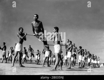 Ken Domon (25 ottobre 1909 – 15 settembre 1990) è uno dei più rinomati fotografi giapponesi del 20th secolo. Egli è più celebrato come un fotoreporter, anche se può essere stato più prolifico come fotografo di templi buddisti e statuaria. Foto Stock