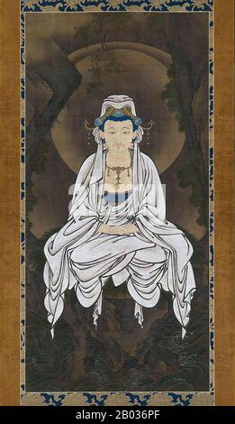 Guanyin, breve per Guanshiyin, è un bodhisattva nel buddismo Mahayana spesso associato con compassione e misericordia. Mentre è spesso ritratta come donna, è oltre il sesso e può essere descritta sia come maschio che come femmina. Guanyin è spesso indicato come la 'Divinità buddista più amata', a causa dei suoi poteri miracolosi e della sua amorevole compassione. Non solo è adorata nel Buddismo, ma anche nel Taoismo e nella religione popolare cinese, con varie storie e leggende su di lei. Guanyin gioca un ruolo molto importante nel romanzo cinese classico 'viaggio verso l'Occidente.' è conosciuta da vari nam Foto Stock