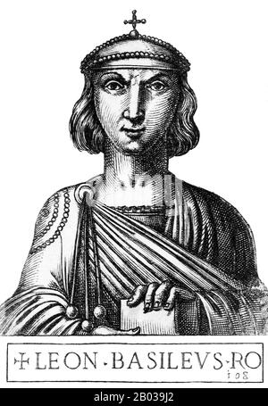 Leo III (685-741), noto anche come Leo l'Isauriano e Leo il siriano e il cui nome originale era Konon, è nato nella provincia siriana del Commagene. Servì sotto l'imperatore Giustiniano II quando l'imperatore tentò di riconquistare il suo trono. Dopo la vittoria di Giustiniano, Leo fu mandato a combattere contro il Califfato di Umayyad, e fu nominato comandante generale dall'imperatore Anastasio II Leone divenne ambizioso, e cospirò con i suoi compagni comandanti, per rovesciare il nuovo imperatore, Teodosio III Entrò a Costantinopoli nel 717 e costrinse Teodosio ad abdicare, e fu incoronato Leone III Foto Stock