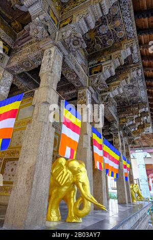 Kandy, Sri Lanka - Gennaio 2020: Tempio Del Dente di Buddha il 26 gennaio 2020 a Kandy, Sri Lanka. Foto Stock