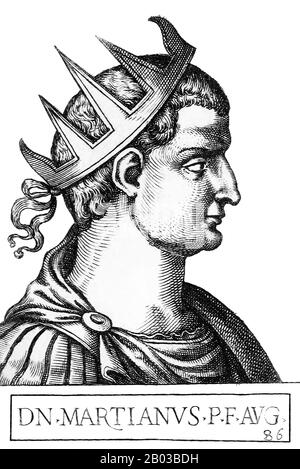 Marcian (392-457) era il figlio di un soldato da Illyricum o da Thracia e ha speso gran parte della sua vita iniziale come un soldato unnotable. Servì sotto i potenti generali Alan Ardabur e Aspar in Africa. Tornato a Costantinopoli, divenne senatore e successivamente fu scelto come consorte a Pulcheria, sorella dell'imperatore Teodosio II, recentemente deceduto Marciano divenne il prossimo imperatore dell'Impero Romano d'Oriente nel 450. Foto Stock