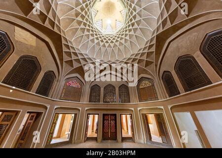 Interno della camera nel Dowlatabad Garden, in Yazd, Iran Foto Stock