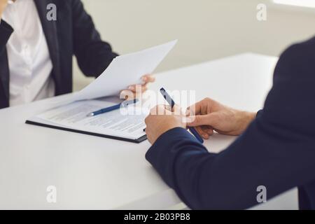 Intervista Senza Volto. Assunzione di persone. Assunzione di persone al lavoro. Foto Stock