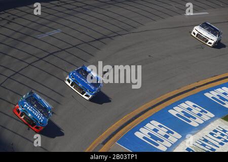 Daytona Beach, Florida, Stati Uniti. 17th Feb, 2020. Ross Chastain (77) corse per la Daytona 500 al Daytona International Speedway di Daytona Beach, Florida. (Immagine di credito: © Stephen A. Arce/ASP) Foto Stock