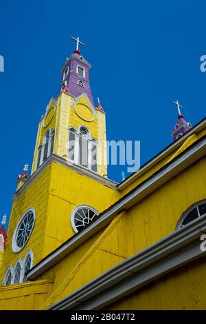 Chiesa di San Francisco (costruita nel 1906), Patrimonio dell'Umanità dell'UNESCO a Castro, Isola di Chiloe, Cile meridionale. Foto Stock