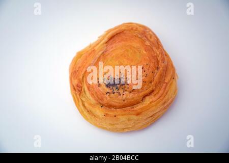 Gogal Cookie Azerbaigiano Tradizionale Su Pasqua Novruz . Pasticceria fresca Gogal isolato su sfondo bianco. Biscotto Azero Tradizionale. Foto Stock