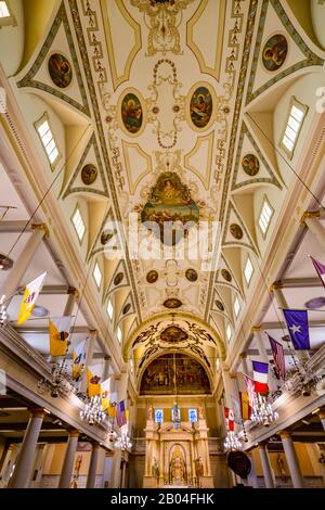 Altare San Luigi Basilica Cattedrale Più Antica Cattedrale Stati Uniti New Oleleans Louisiana. Costruito Nel 1718 Luigi Re Di Francia In Seguito Sain Foto Stock