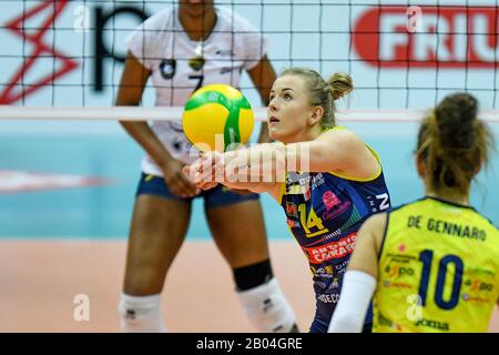 Treviso, Italia, 18 Feb 2020, joanna wolosz (conegliano) in Carrario Imoco Conegliano vs Nantes VB - Volleyball Champions League Women - Credit: LPS/Ettore Griffoni/Alamy Live News Foto Stock