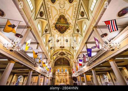 Altare San Luigi Basilica Cattedrale Più Antica Cattedrale Stati Uniti New Oleleans Louisiana. Costruito Nel 1718 Luigi Re Di Francia In Seguito Sain Foto Stock