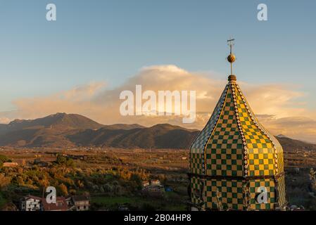 Teano, Campania. Monastero Di Santa Caterina. Il campanile. Vista. Foto Stock