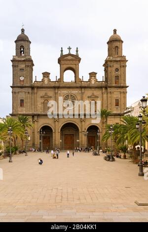 Cattedrale di Santa Ana, facciata anteriore esterna, Las Palmas de Gran Canaria, Isole Canarie Foto Stock