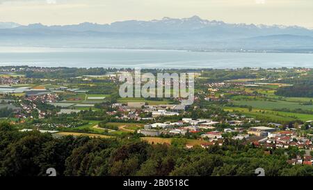 Markdorf, Lago Di Costanza Con Le Alpi Svizzere. Vista Da Gehrenberg, Linzgau, Baden-Württemberg, Germania Foto Stock