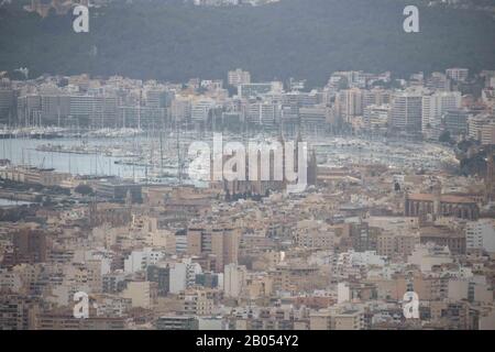 Luftbild, Ortsansicht Und Hafen Port De Palma, Santa Iglesia Catedral De Mallorca, Cattedrale Di Palma, Canamunt, Palma, Mallorca, Balearische Inseln Foto Stock