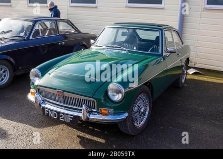 Mg C GT, 1968, Reg No: FND 211F, al Great Western Classic Car Show, Shepton Mallet UK, 08 febbraio 2020 Foto Stock