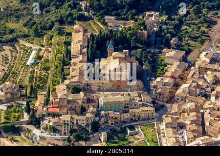 Monastero e Museu Cartoixa de Valldemossa, ex residenza di Ferederic Chopin e George Sand, 09.01.2020, vista aerea, Spagna, Isole Baleari, Maiorca, Valldemossa Foto Stock