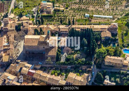 Monastero e Museu Cartoixa de Valldemossa, ex residenza di Ferederic Chopin e George Sand, 09.01.2020, vista aerea, Spagna, Isole Baleari, Maiorca, Valldemossa Foto Stock