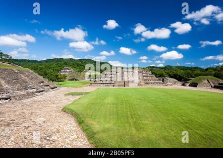 Gruppo Arroyo di El Tajin, il più importante sito archeologico della Mesoamerica nord-orientale, rovine Maya, Veracruz, Messico, America Centrale Foto Stock