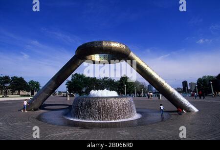 USA, MICHIGAN, DETROIT, RIVERFRONT, FOUNTAIN Foto Stock