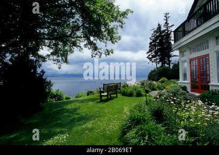 CANADA, B.C., VANCOUVER ISLAND, SOOKE HARBOR HOUSE, GARDEN Foto Stock