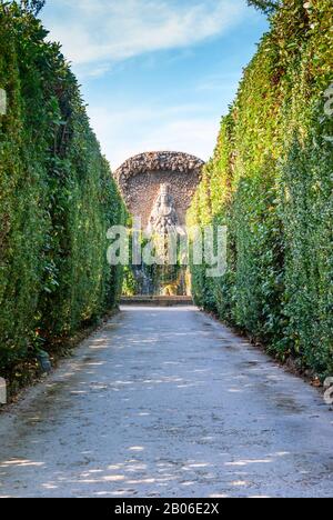 Famoso Giardino Rinascimentale Italiano. Giardini Di Tivoli. Parchi e alberi di Villa D'Este. Lazio, Italia Foto Stock