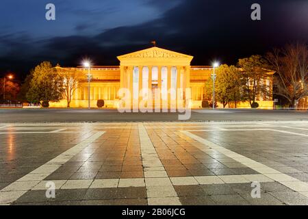 Piazza degli Eroi - Il Museo di Belle Arti di Budapest Foto Stock
