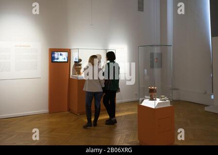 Tbilisi, Georgia - 18 Febbraio 2020: Mostra Al Museo Nazionale Georgiano, Tbilisi, Georgia. Il Museo Nazionale Georgiano unifica diverse m principali Foto Stock