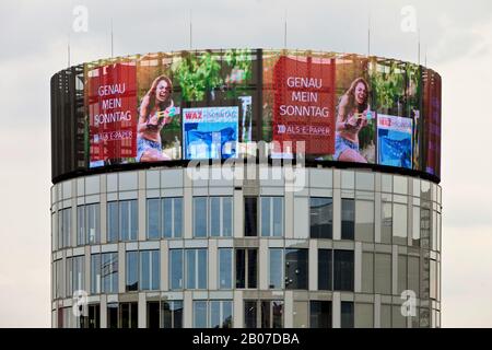 Funke media tower con edicola, Germania, Renania Settentrionale-Vestfalia, Ruhr Area, Essen Foto Stock