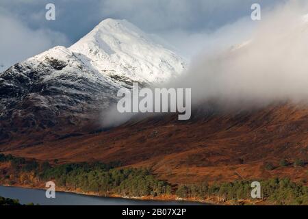 Una Montagna Tudair, Glen Affric Foto Stock