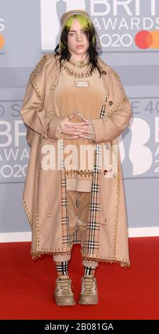 La foto Deve Essere Accreditata ©Alpha Press 078237 18/02/2020 Billie Eilish al Brit Awards 2020 tenutosi presso la O2 di Londra. Foto Stock