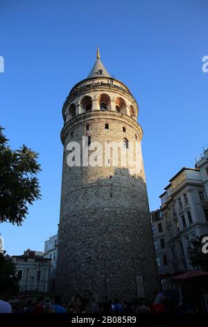 Turchia. Istanbul. Torre Galata. Costruito nel 1348. Stile romanico. Colonia Genovese. Foto Stock