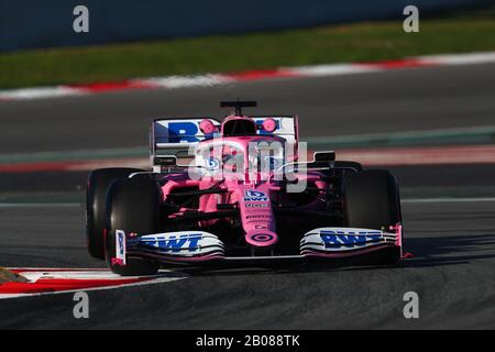 Montmelo, Barcellona - Spagna. 19th febbraio 2020. Sergio Perez del Messico guida il (11) Racing Point RP20 in pista durante il giorno uno dei test invernali di F1 credito: Marco Canoniero/Alamy Live News Foto Stock