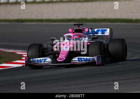 Montmelo, Barcellona - Spagna. 19th febbraio 2020. Sergio Perez del Messico guida il (11) Racing Point RP20 in pista durante il giorno uno dei test invernali di F1 credito: Marco Canoniero/Alamy Live News Foto Stock