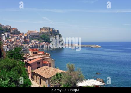 Grande prospettiva su Tropea, Calabria, Italia. Foto Stock