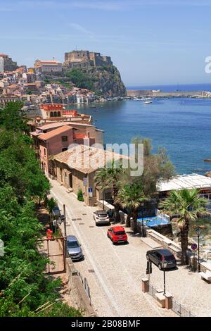 Grande prospettiva su Tropea, Calabria, Italia. Foto Stock