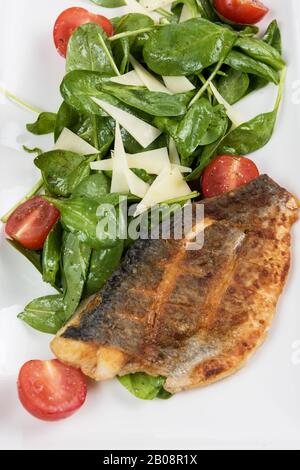 Filetto di pesce Dorado alla griglia Foto Stock